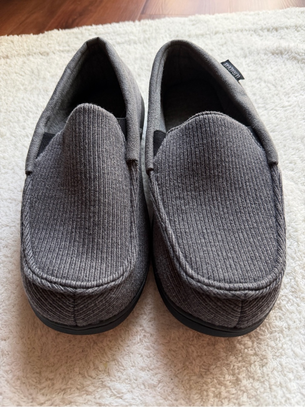 Men’s Ribbed Charcoal Slippers